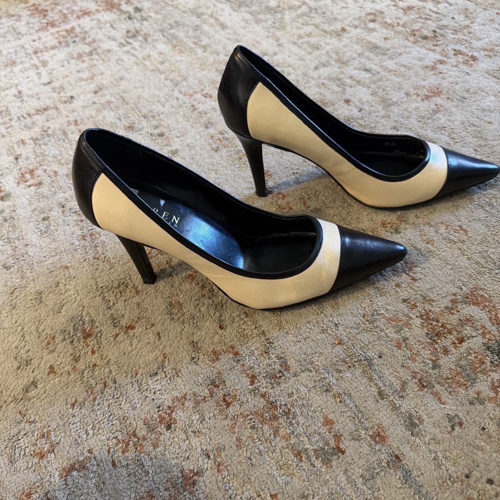 Ralph Lauren SIZE 7.5B BLACK CAP TOE PUMPS